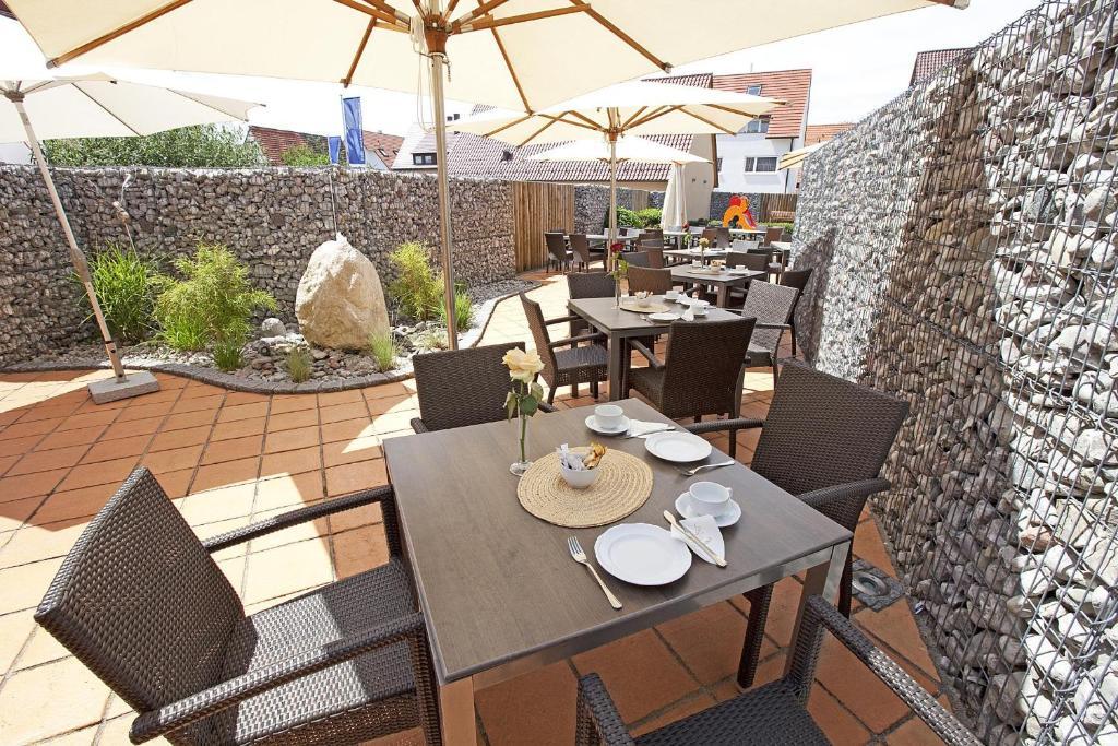Hotel Hirsch Leonberg Exterior photo