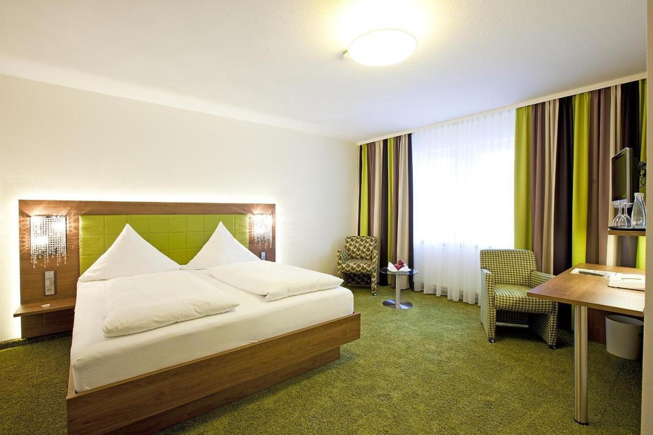 Hotel Hirsch Leonberg Room photo