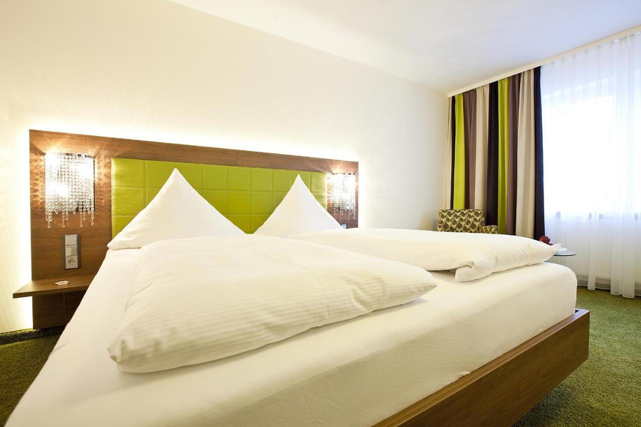 Hotel Hirsch Leonberg Room photo