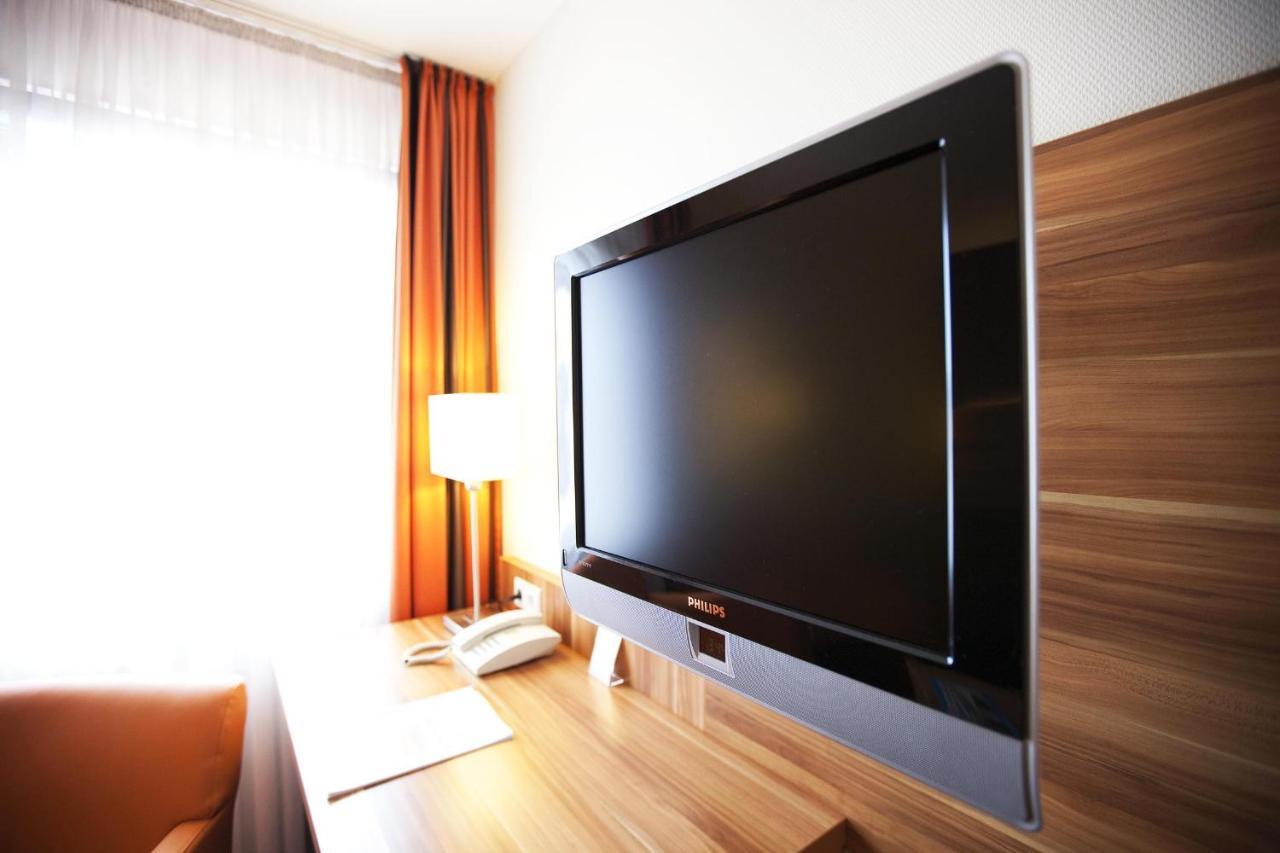 Hotel Hirsch Leonberg Room photo