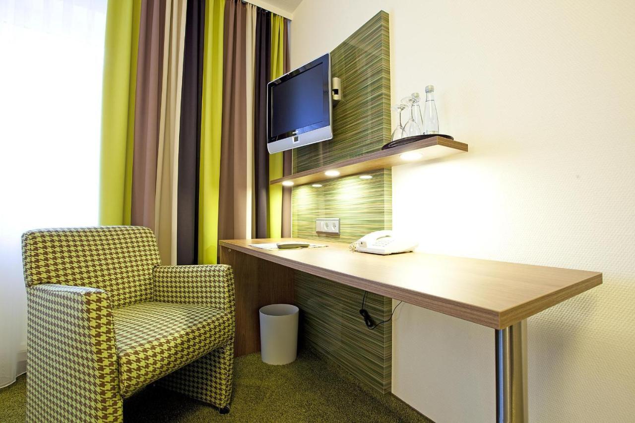 Hotel Hirsch Leonberg Room photo